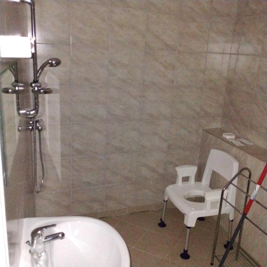 Hotel Du Centre Chalus Екстер'єр фото