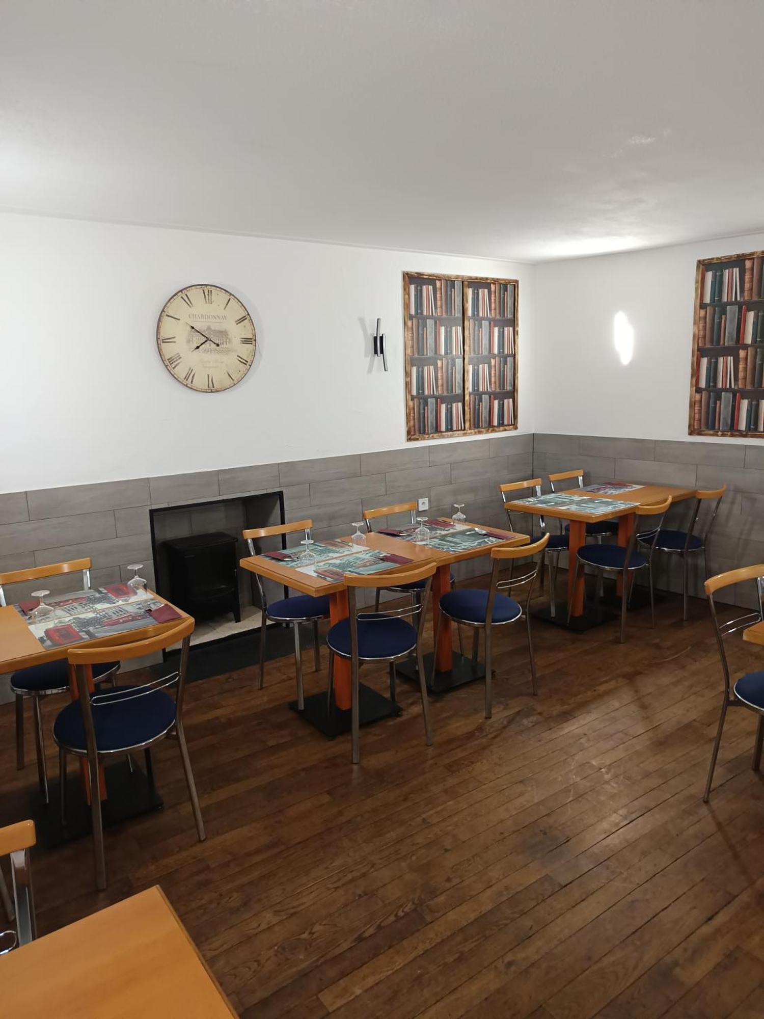 Hotel Du Centre Chalus Екстер'єр фото